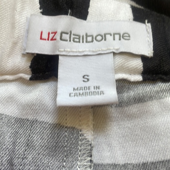 NWT Liz Claiborne Shorts - Picture 3 of 5